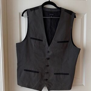 Structure Charcoal Vest with Dark Highlights